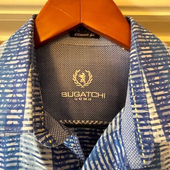 Bugatchi Blue Print Reverse Cuff Button Down Shirt sz M EUC - Picture 2 of 6